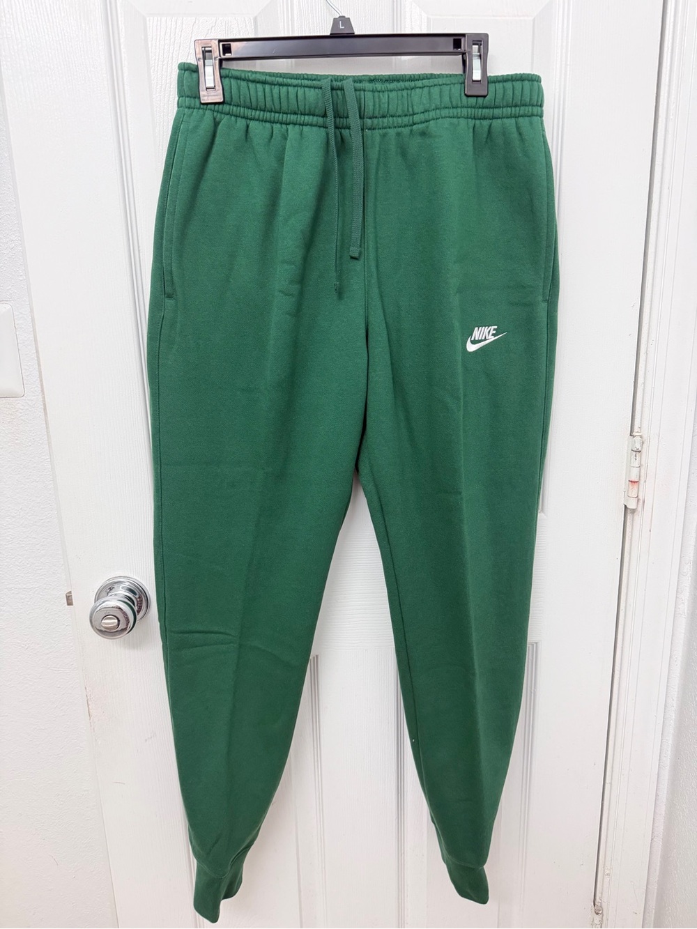 Nike mens Green Fleece Joggers with White Swoosh size M new!!